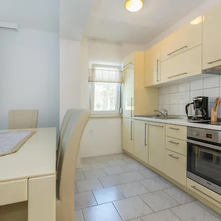 4 Bedroom In Perci Holiday home