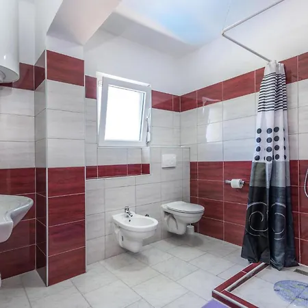 Holiday home 4 Bedroom In Perci Perkovici