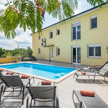 4 Bedroom In Perci * Perkovici