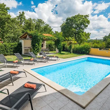 Four-bedroom In Perci Vakantiehuis Perkovici