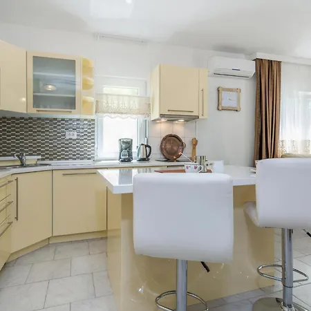 Holiday home 4 Bedroom In Perci
