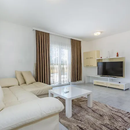 Four-bedroom In Perci